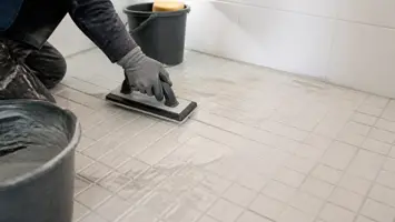 Epoxy fugemasse illustrert som guider hos Fliskutter.com